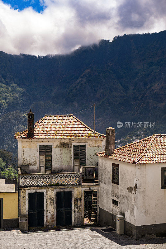 Miradouro do Curral das Freiras的视角与壮观的尼姑山谷在马德拉岛